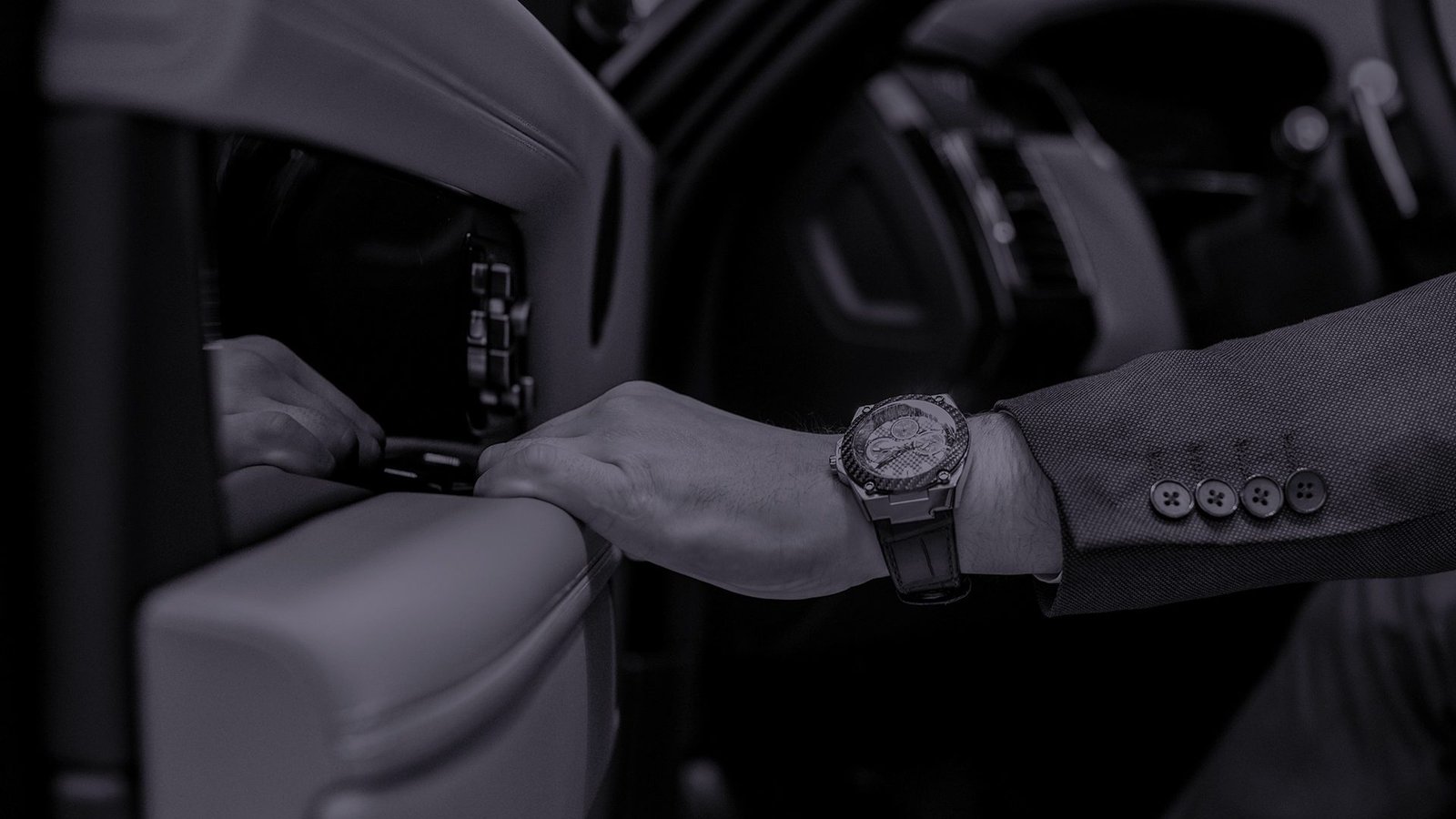 Luxury professionals in conversation